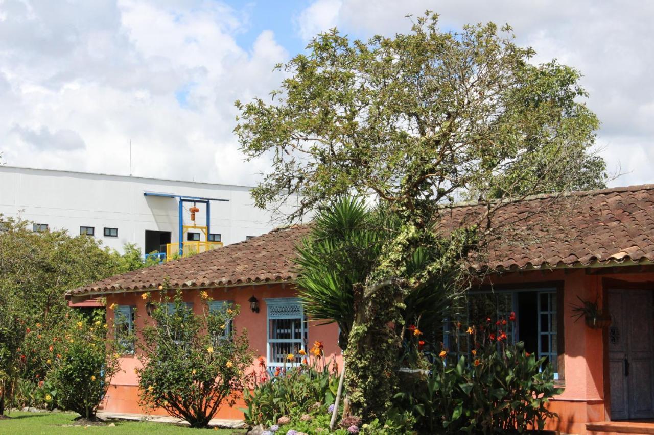 Ecohotel La Masia Llanogrande  Buitenkant foto